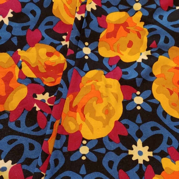 Lularoe TC Leggings - Picture 2 of 3